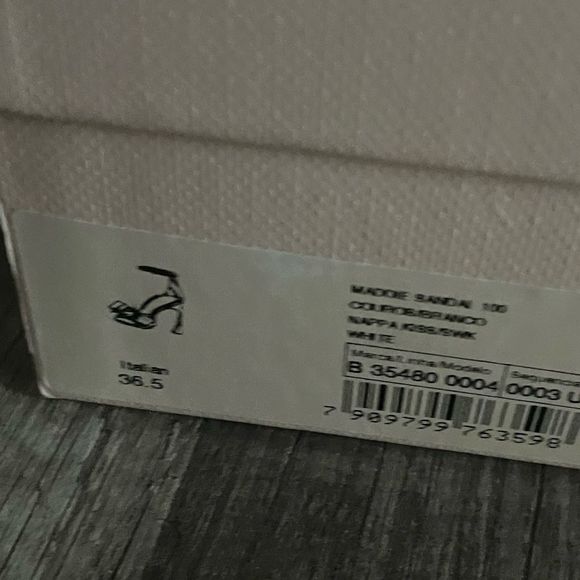 Alexandre Birman Maddie Leather Ankle Strap Sandals - Picture 14 of 14